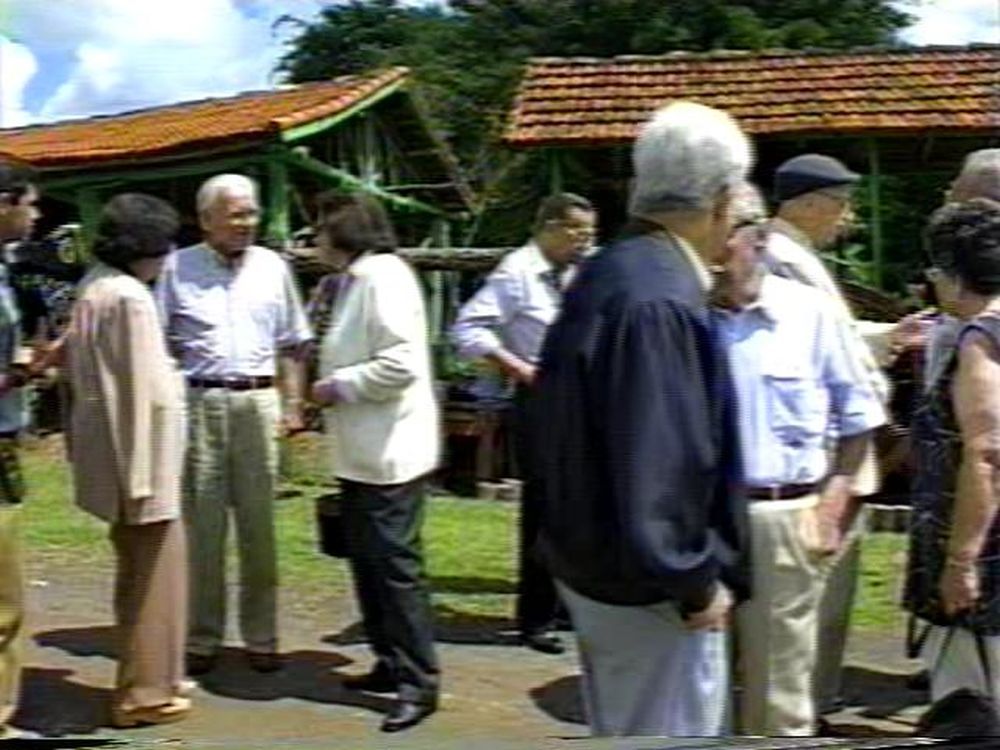 Foto - Visita da Academia Paulista de Letras em Botucatu em 2001