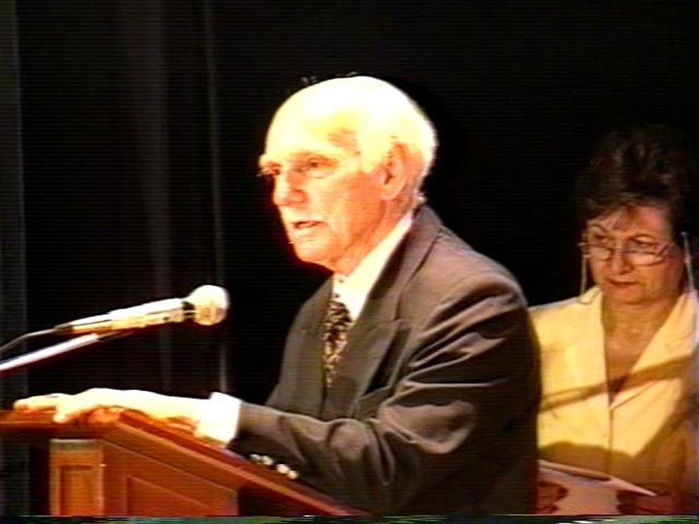 Foto - Visita da Academia Paulista de Letras em Botucatu em 2001