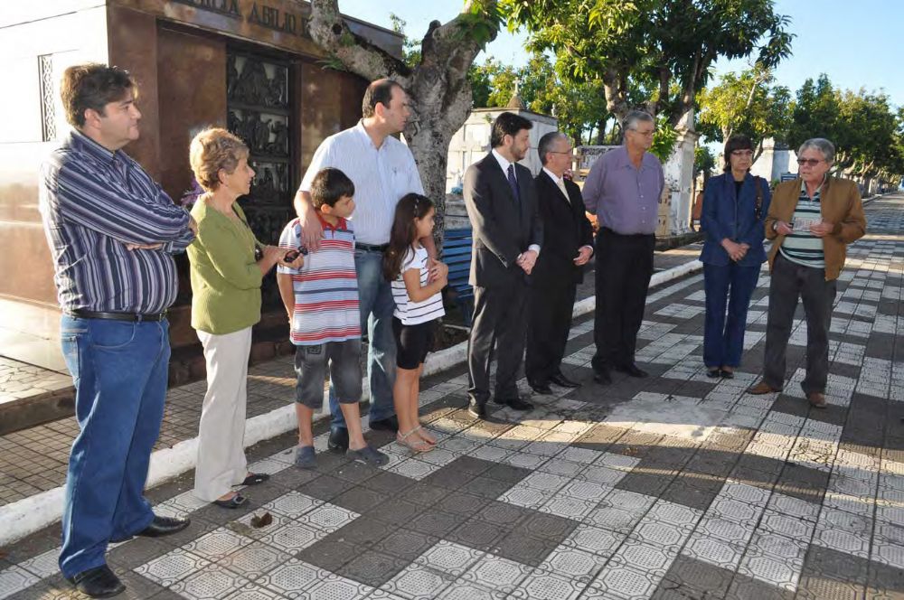 Foto - Homenagem ao Capitão José Gomes Pinheiro pelo Prefeito João Cury Neto em 14/04/2011
