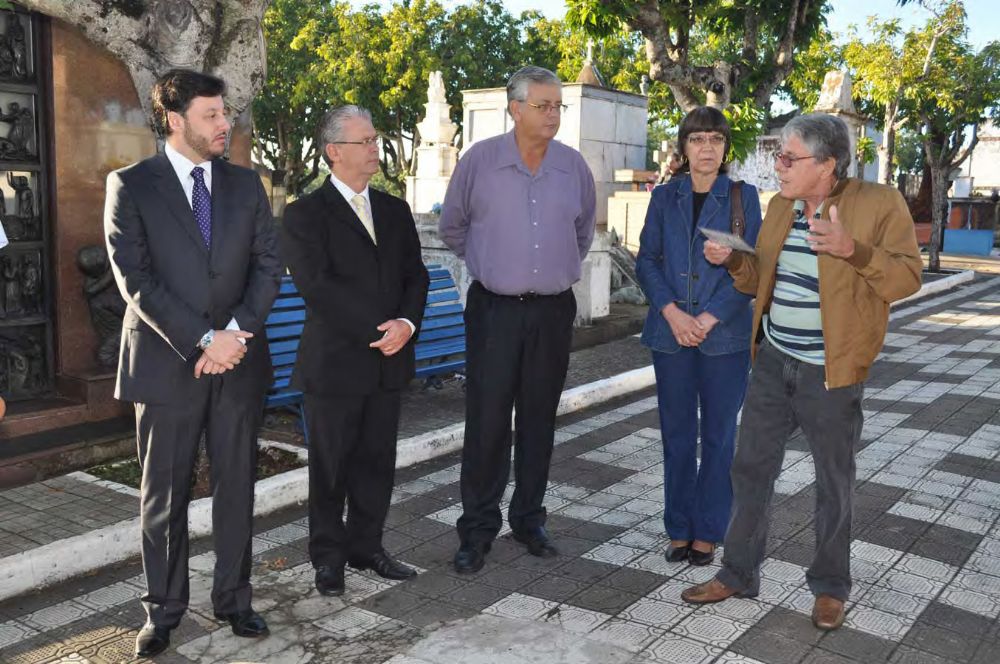 Foto - Homenagem ao Capitão José Gomes Pinheiro pelo Prefeito João Cury Neto em 14/04/2011