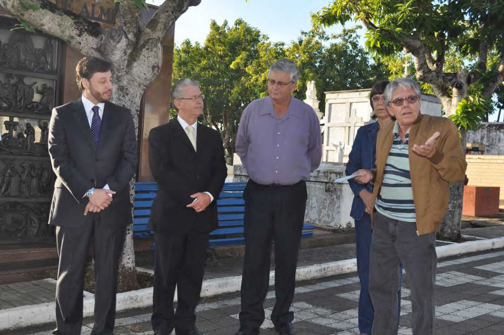 Foto - Homenagem ao Capitão José Gomes Pinheiro pelo Prefeito João Cury Neto em 14/04/2011
