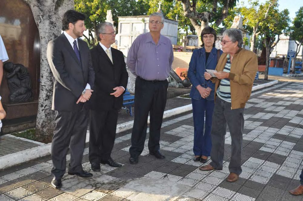 Foto - Homenagem ao Capitão José Gomes Pinheiro pelo Prefeito João Cury Neto em 14/04/2011