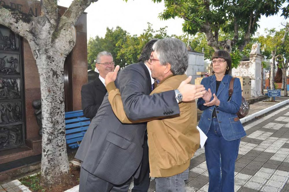 Foto - Homenagem ao Capitão José Gomes Pinheiro pelo Prefeito João Cury Neto em 14/04/2011