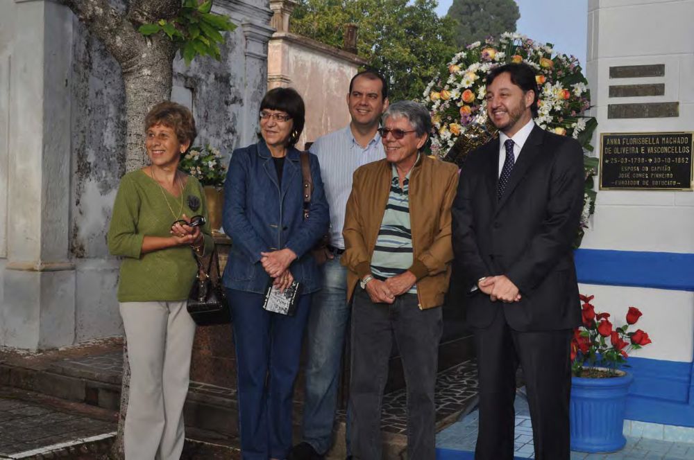 Foto - Homenagem ao Capitão José Gomes Pinheiro pelo Prefeito João Cury Neto em 14/04/2011
