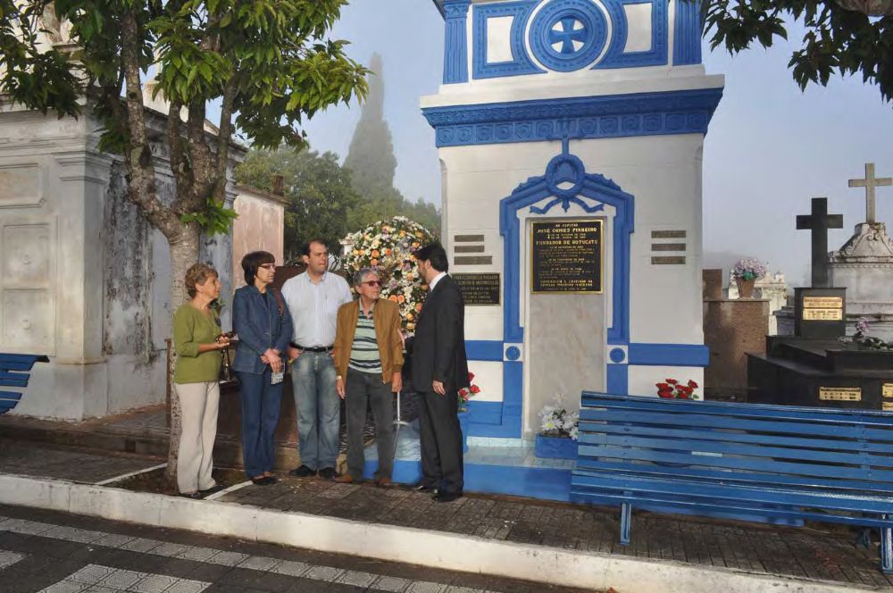 Foto - Homenagem ao Capitão José Gomes Pinheiro pelo Prefeito João Cury Neto em 14/04/2011