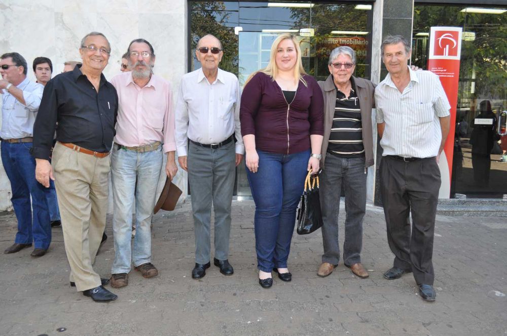 Foto - Inauguração da Estátua de Anesia Pinheiro Machado em Itapetininga em 16/07/2011