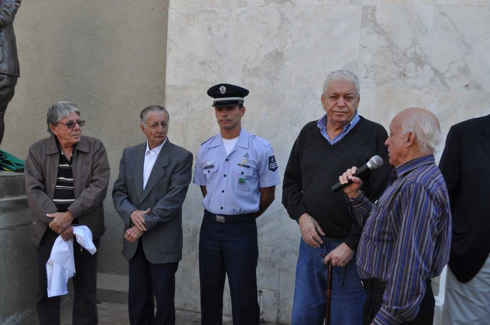 Foto - Inauguração da Estátua de Anesia Pinheiro Machado em Itapetininga em 16/07/2011