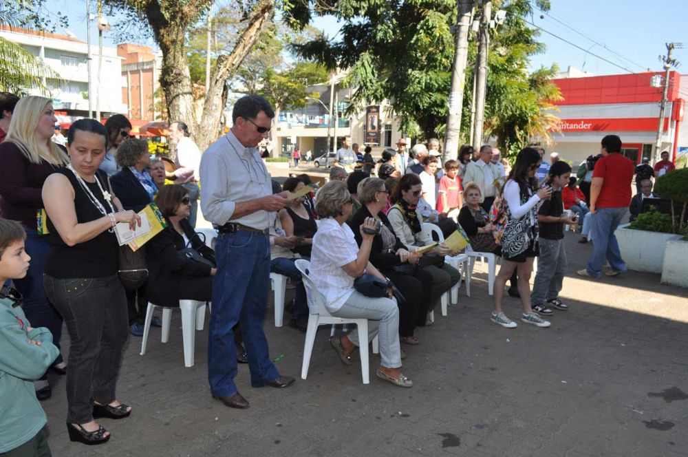 Foto - Inauguração da Estátua de Anesia Pinheiro Machado em Itapetininga em 16/07/2011