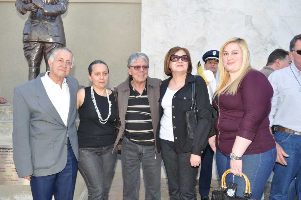 Foto - Inauguração da Estátua de Anesia Pinheiro Machado em Itapetininga em 16/07/2011